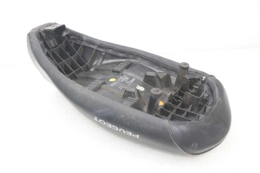 photo de SELLE PEUGEOT LUDIX 50 (2008 - 2017) - Zoom état d’usage