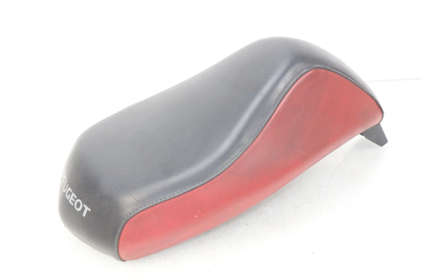 photo de SELLE PEUGEOT LUDIX 50 (2008 - 2017) - Points de fixation
