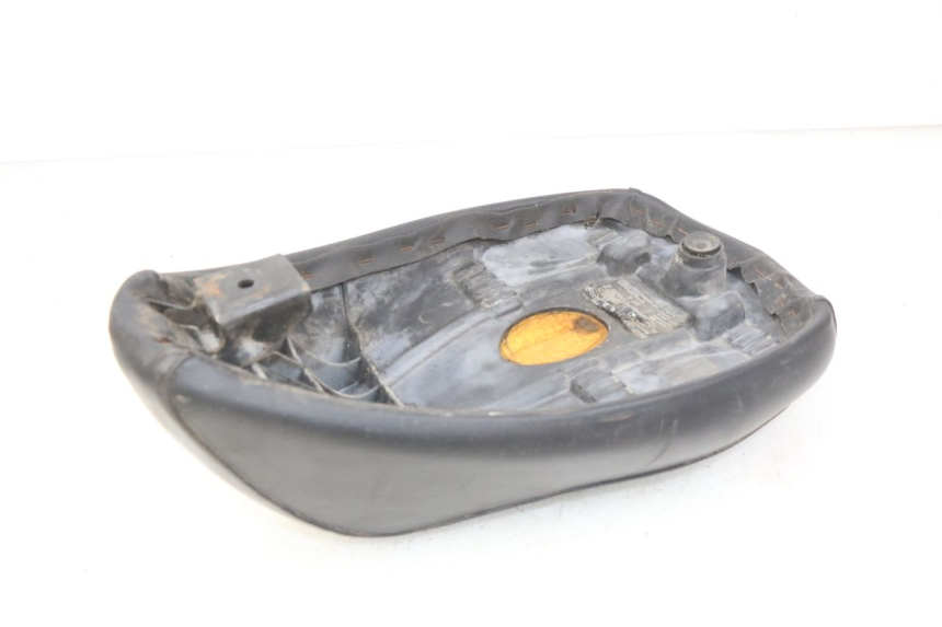 photo de SELLE PEUGEOT LUDIX 50 (2005 - 2007) - Détail de la pièce