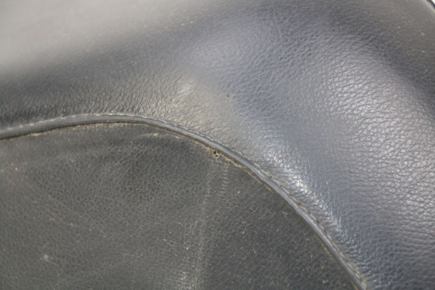 photo de SELLE PEUGEOT LUDIX 50 (2005 - 2007) - Points de fixation