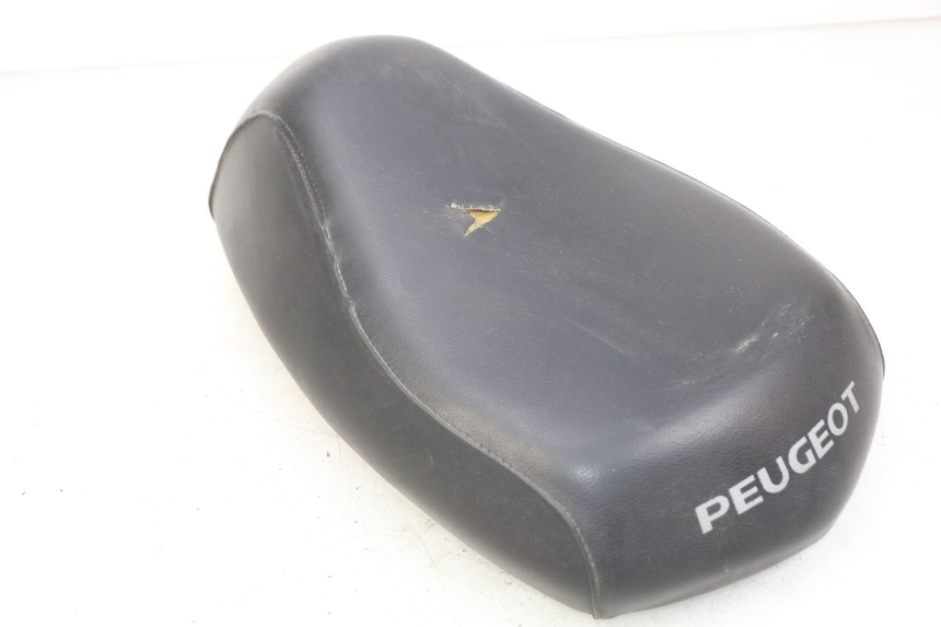 photo de SELLE PEUGEOT LUDIX 50 (2005 - 2007) - Marquages et références
