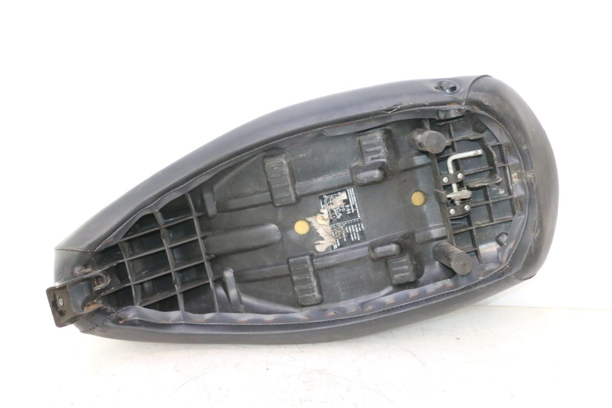 photo de SELLE PEUGEOT LUDIX 50 (2005 - 2007) - Détails caractéristiques