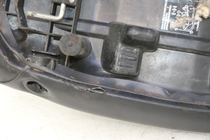 photo de SELLE PEUGEOT LUDIX 50 (2005 - 2007) - Autre angle de vue