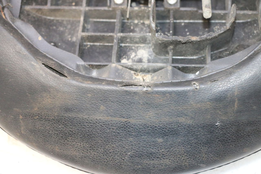 photo de SELLE PEUGEOT LUDIX 50 (2005 - 2007) - État de surface