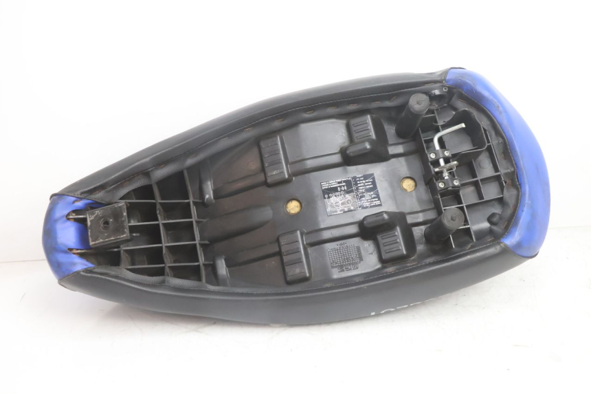photo de SELLE PEUGEOT LUDIX ONE 50 (2004 - 2013) - Marquages et références