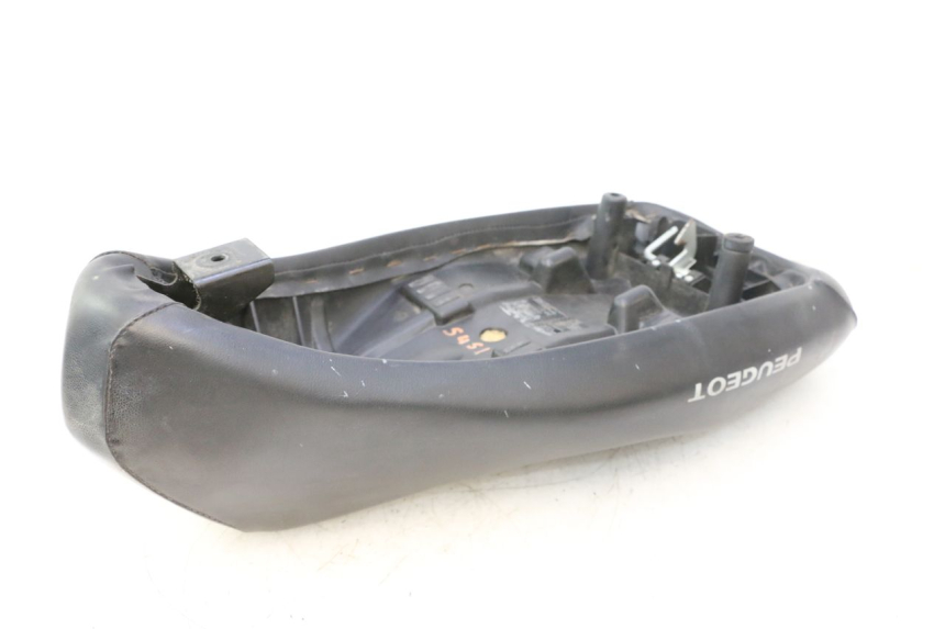 photo de SELLE PEUGEOT LUDIX ONE 50 (2004 - 2006) - Détail de la pièce