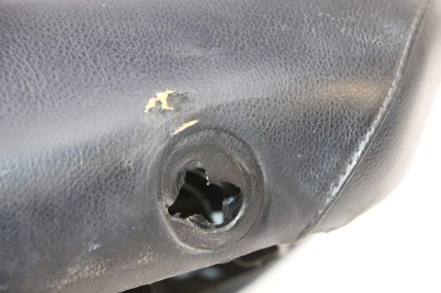 photo de SELLE PEUGEOT LUDIX ONE 50 (2004 - 2006) - État de surface