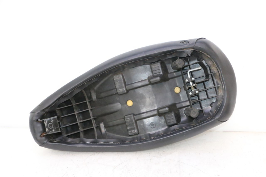 photo de SELLE PEUGEOT LUDIX SNAKE 2T 50 (2004 - 2014) - Focus structure
