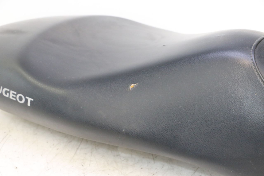 photo de SELLE PEUGEOT LUDIX SNAKE 2T 50 (2004 - 2014) - Détail de la pièce