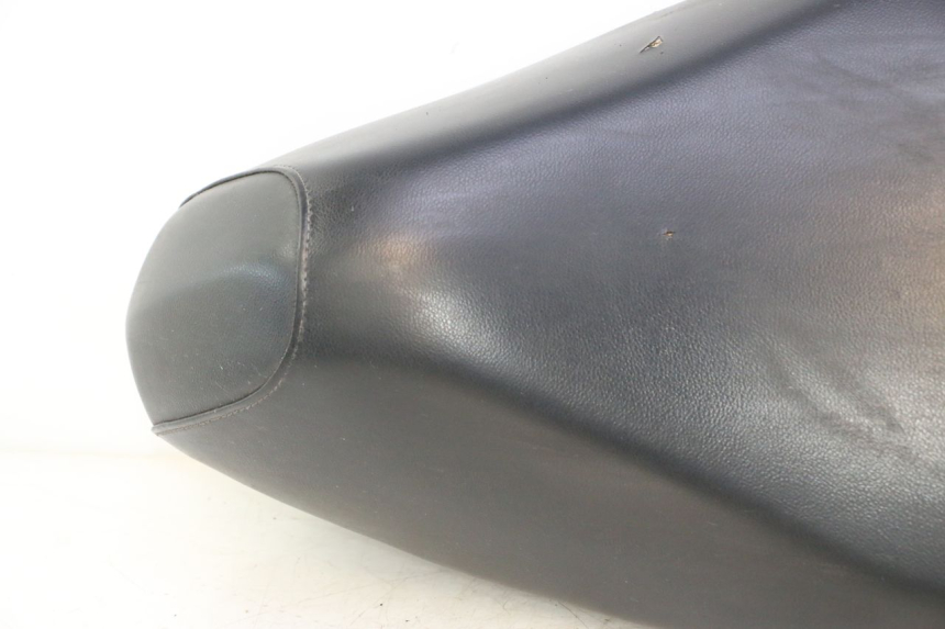 photo de SELLE PEUGEOT LUDIX SNAKE 2T 50 (2004 - 2014) - Points de fixation