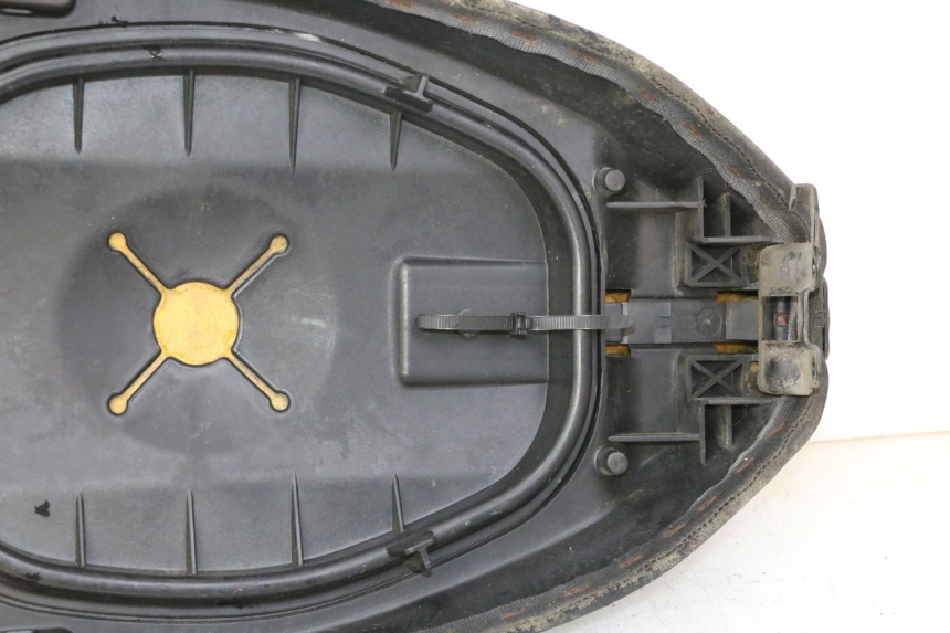 photo de SELLE PIAGGIO LXV 4T 50 (2009 - 2013) - Inspection visuelle