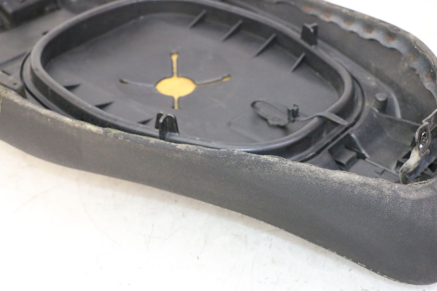 photo de SELLE PIAGGIO LXV 4T 50 (2009 - 2013) - Marquages et références