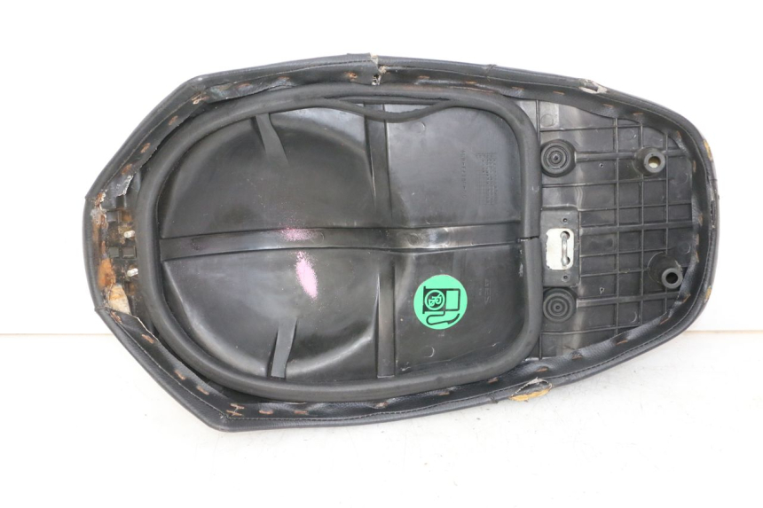 photo de SELLE MBK BOOSTER NEXT GENERATION 50 (1995 - 1998) - Marquages et références