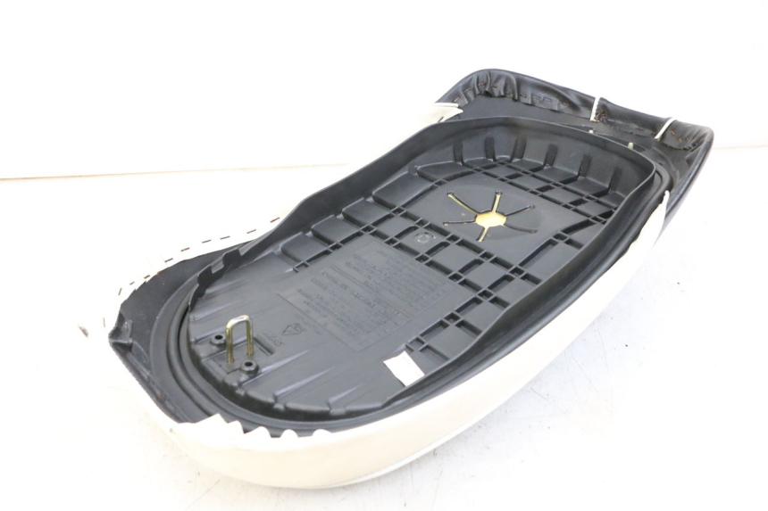 photo de SELLE SYM MIO 50 (2011 - 2017) - Zoom état d’usage