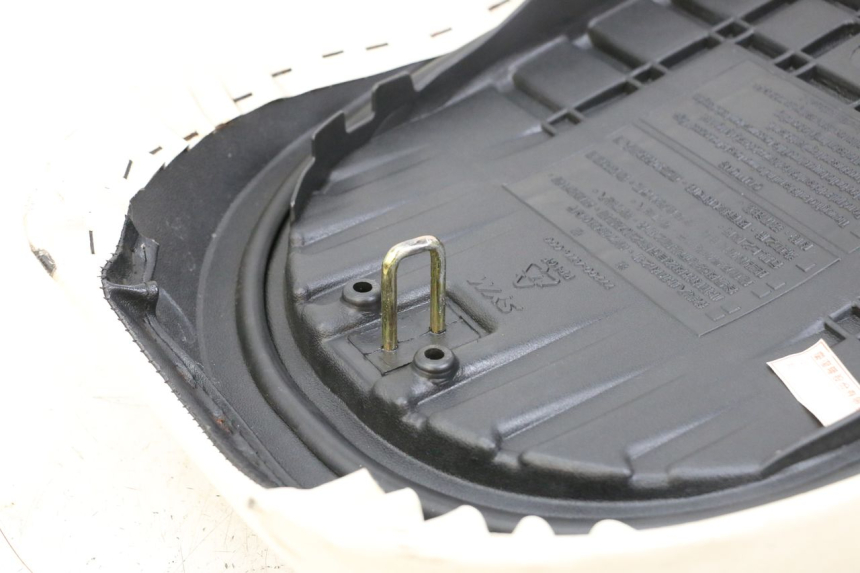 photo de SELLE SYM MIO 50 (2011 - 2017) - Autre angle de vue