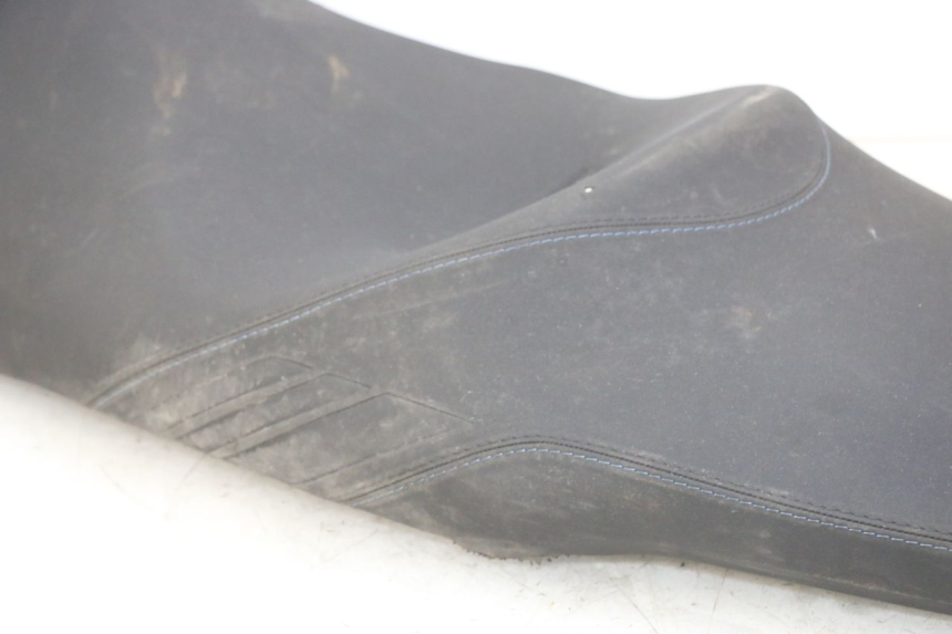 photo de SELLE PIAGGIO MP3 HPE 310 (2024 - 2025) - Angle alternatif