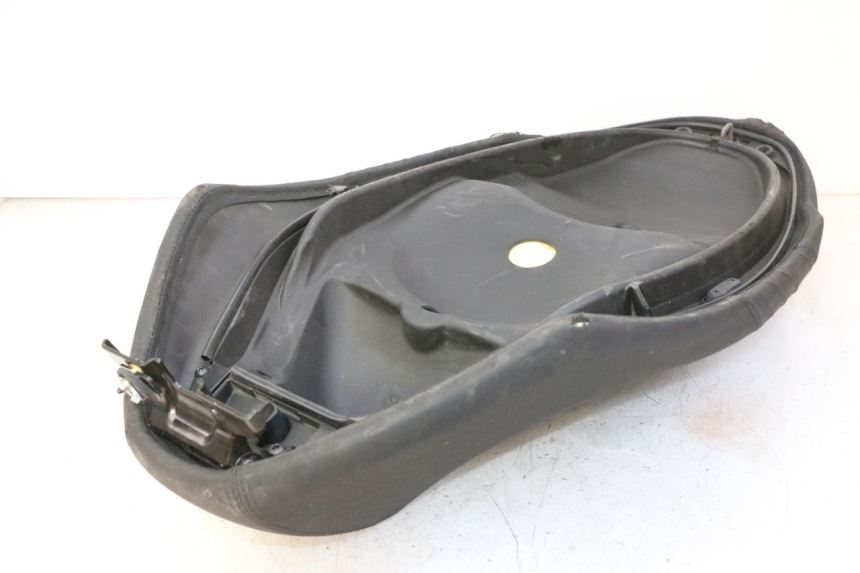 photo de SELLE PIAGGIO MP3 HPE 310 (2024 - 2025) - Vue d’ensemble
