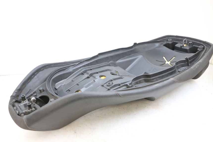 photo de SELLE PIAGGIO MP3 HPE 350 (2018 - 2020) - Autre angle de vue