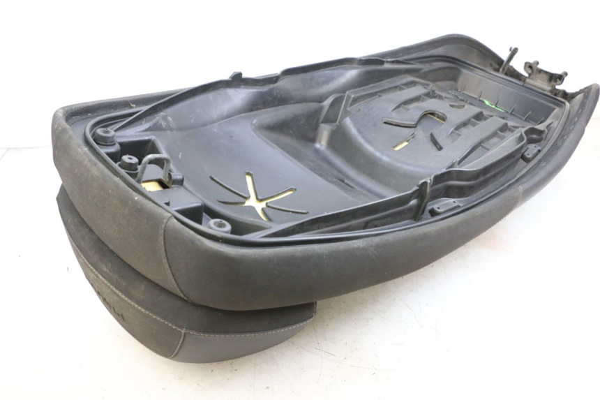 photo de SELLE PIAGGIO MP3 HPE 350 (2018 - 2020) - État de surface