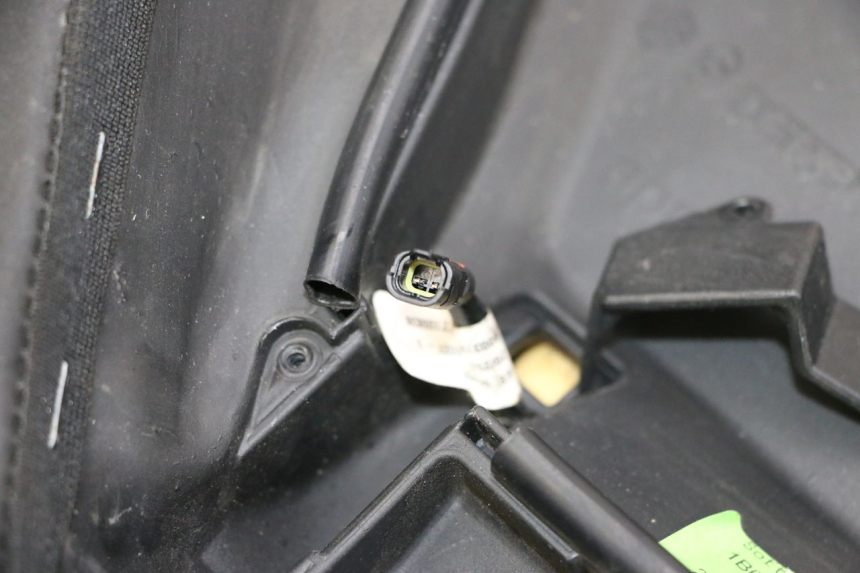 photo de SELLE PIAGGIO MP3 HPE 300 (2019 - 2026) - État de surface