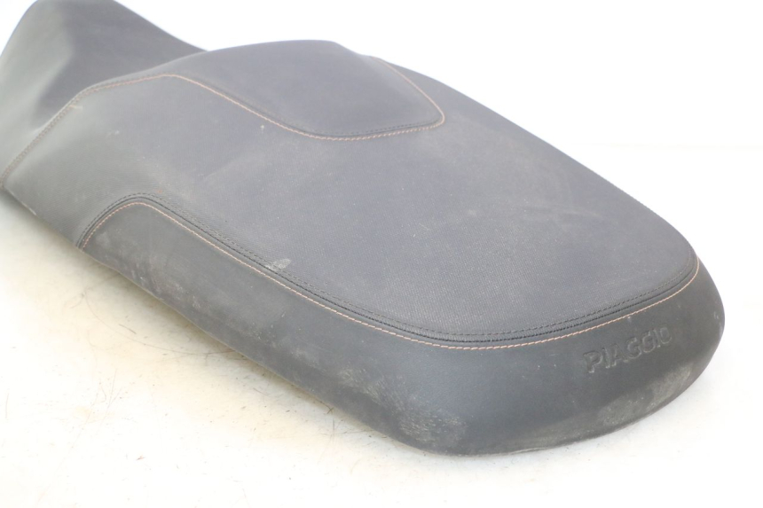 photo de SELLE PIAGGIO MP3 HPE 530 (2022 - 2026) - Vue rapprochée