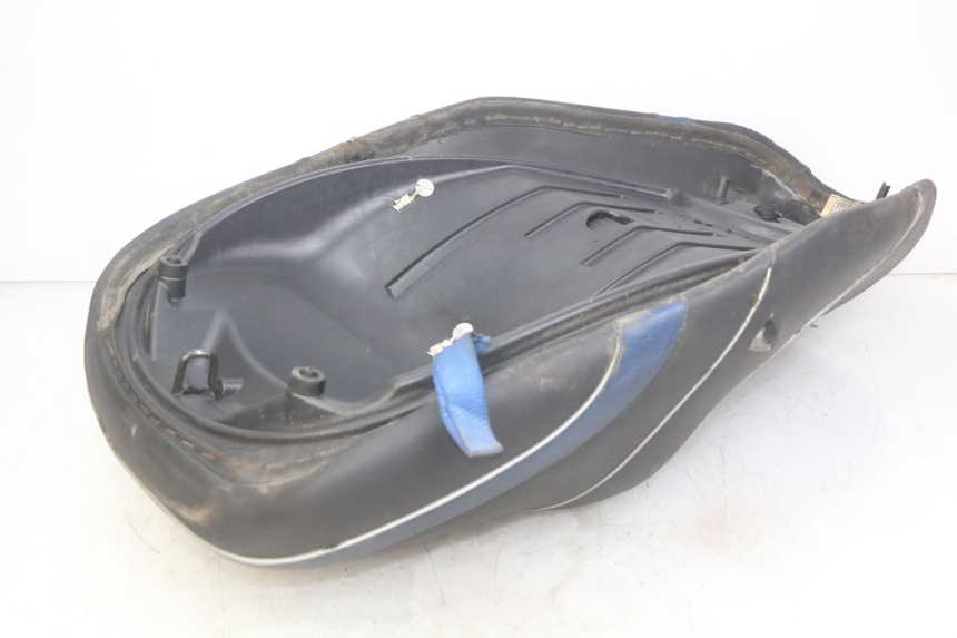 photo de SELLE PIAGGIO MP3 LT 400 (2007 - 2012) - Autre angle de vue