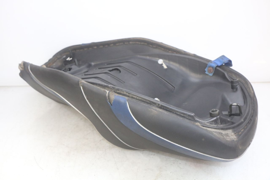 photo de SELLE PIAGGIO MP3 LT 400 (2007 - 2012) - Gros plan technique