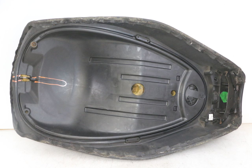 photo de SELLE PIAGGIO MP3 LT 400 (2007 - 2012) - Zoom état d’usage