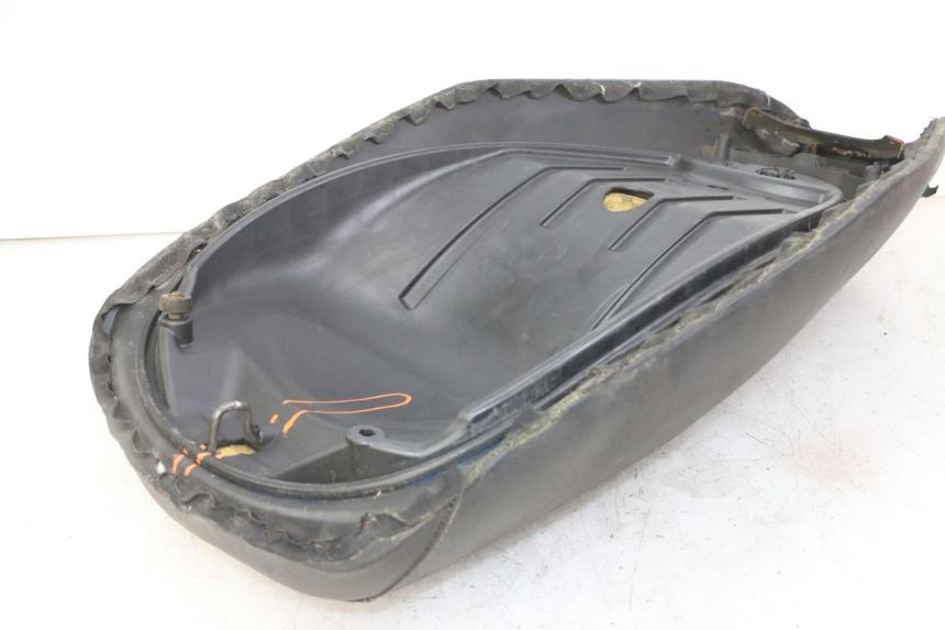 photo de SELLE PIAGGIO MP3 LT 400 (2007 - 2012) - Gros plan technique