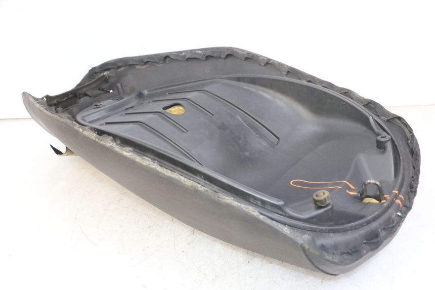 photo de SELLE PIAGGIO MP3 LT 400 (2007 - 2012) - Vue d’ensemble