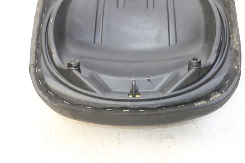 photo de SELLE PIAGGIO MP3 LT 300 (2010 - 2016) - Vue rapprochée