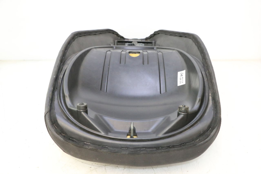 photo de SELLE PIAGGIO MP3 LT 300 (2010 - 2016) - Zoom état d’usage