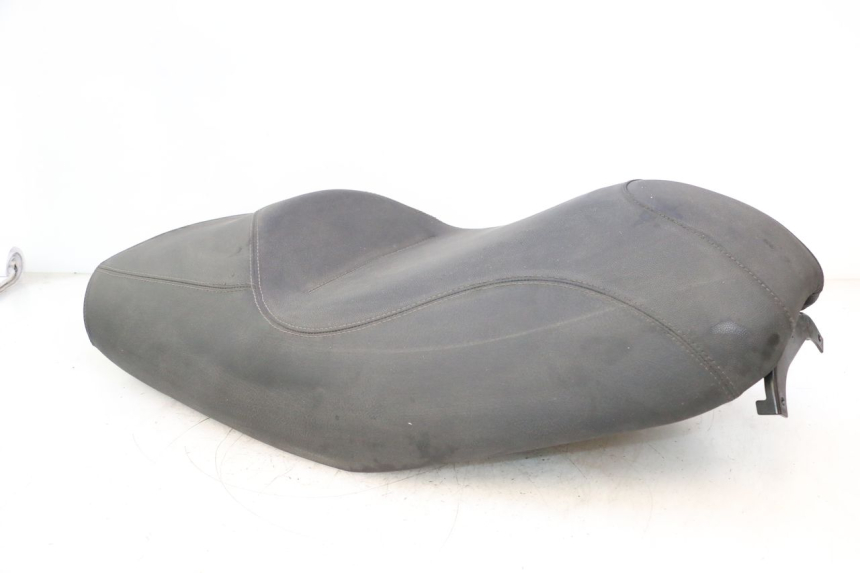 photo de SELLE PIAGGIO MP3 LT 400 (2007 - 2012) - Gros plan technique
