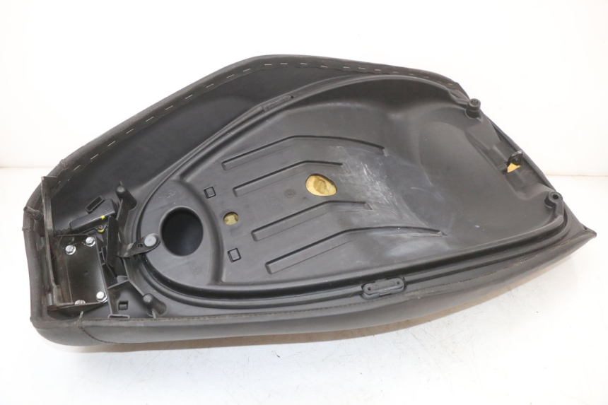 photo de SELLE PIAGGIO MP3 125 (2006 - 2014) - Vue rapprochée
