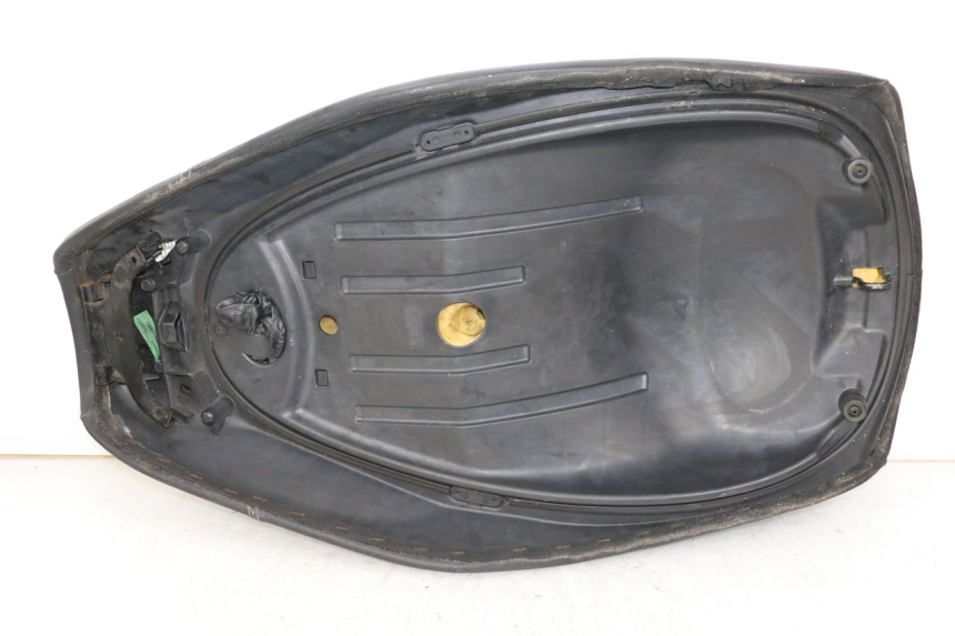 photo de SELLE PIAGGIO MP3 500 (2011 - 2015) - Marquages et références