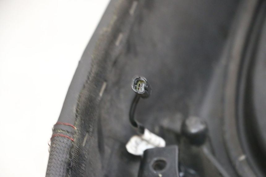 photo de SELLE PIAGGIO MP3 RL 250 (2006 - 2010) - Zoom composants