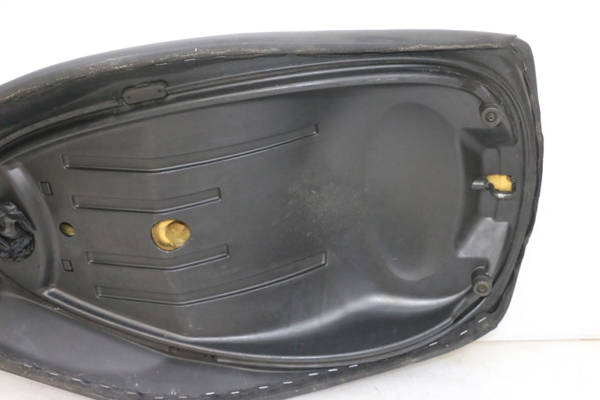 photo de SELLE PIAGGIO MP3 RL 250 (2006 - 2010) - Vue rapprochée