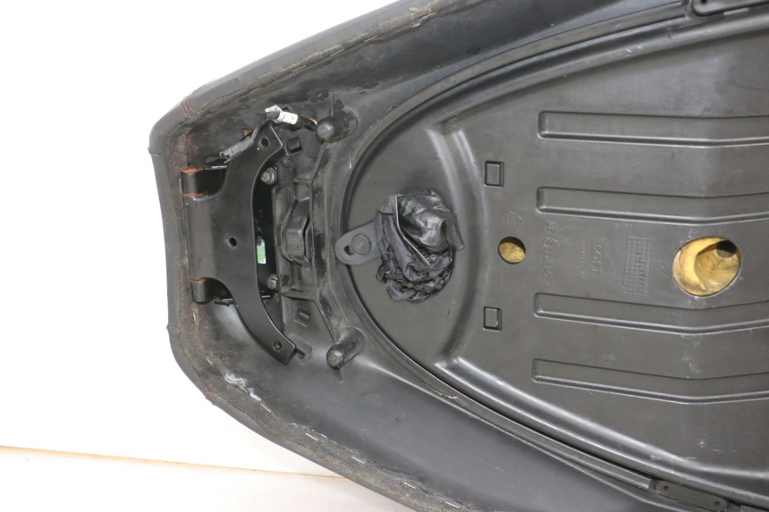 photo de SELLE PIAGGIO MP3 RL 250 (2006 - 2010) - Photo complémentaire