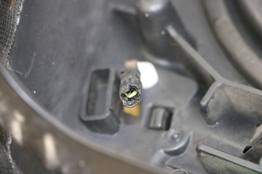 photo de SELLE PIAGGIO MP3 RL 250 (2006 - 2010) - Autre angle de vue