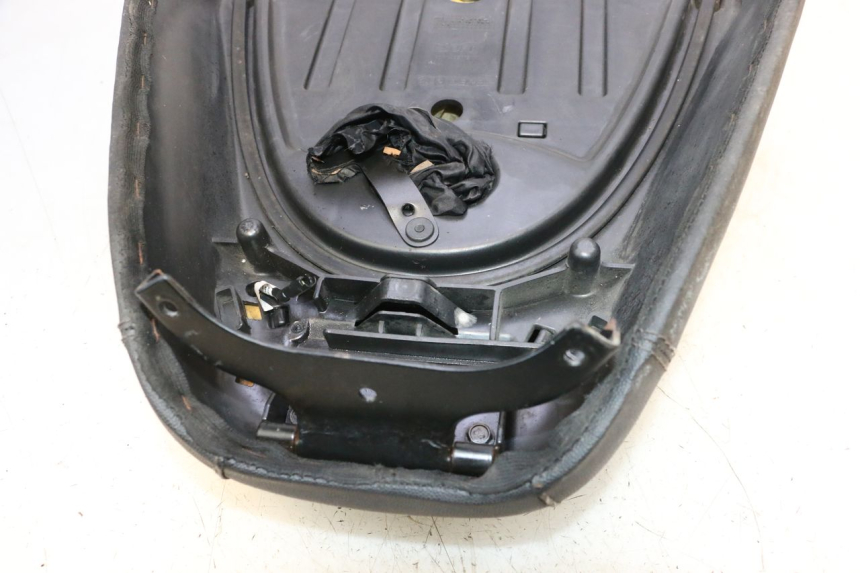 photo de SELLE PIAGGIO MP3 RL 250 (2006 - 2010) - Zoom composants