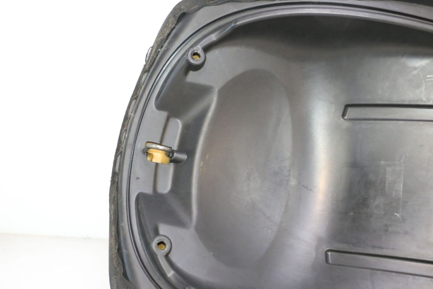 photo de SELLE PIAGGIO MP3 RL 250 (2006 - 2010) - Angle alternatif