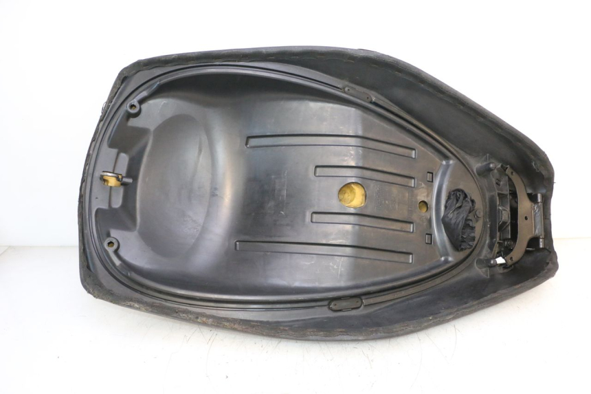 photo de SELLE PIAGGIO MP3 RL 250 (2006 - 2010) - Zoom qualité