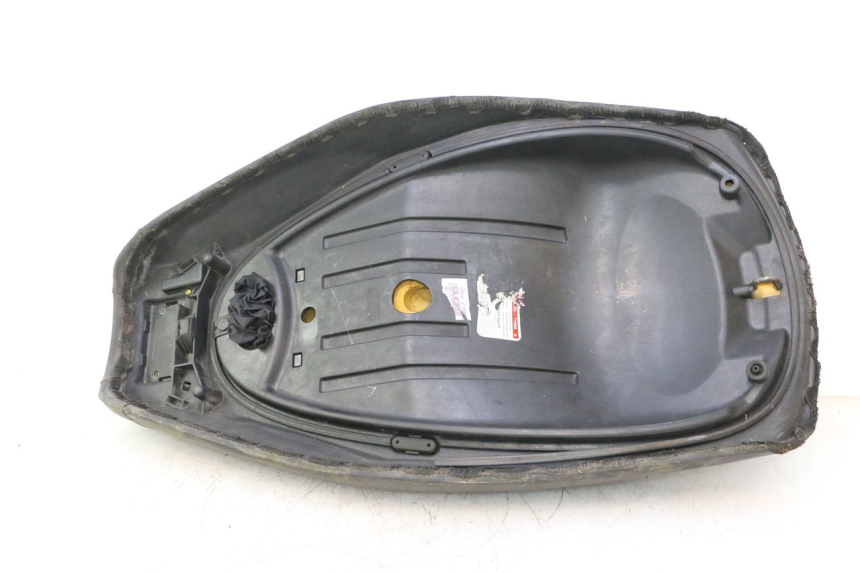 photo de SELLE PIAGGIO MP3 125 (2006 - 2014) - Photo complémentaire