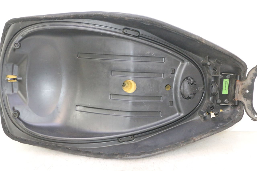 photo de SELLE PIAGGIO MP3 125 (2006 - 2014) - Inspection visuelle