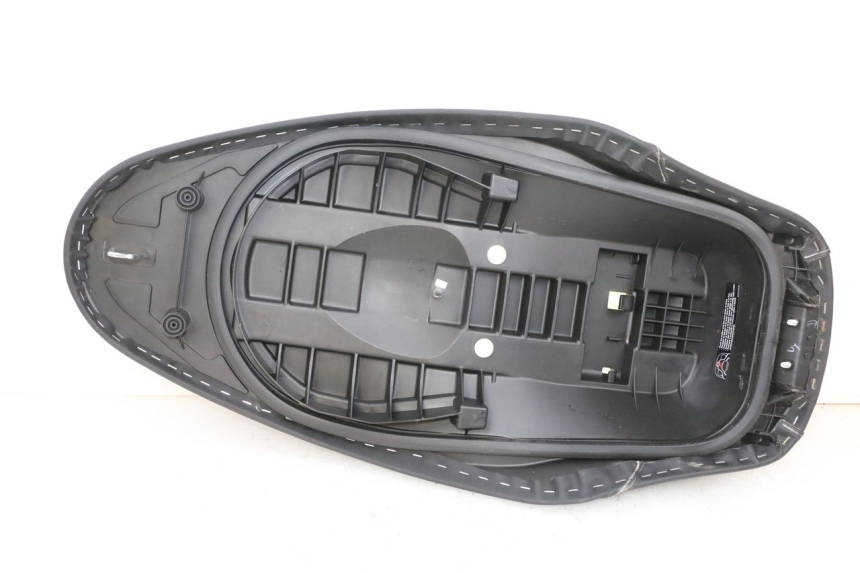 photo de SELLE YAMAHA NEO'S CORE 1 (2022 - 2026) - Marquages et références