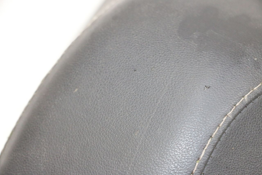 photo de SELLE PIAGGIO NEW TYPHOON 50 (2018 - 2021) - Gros plan technique