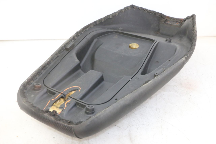 photo de SELLE GILERA NEXUS 125 (2009 - 2013) - État de surface