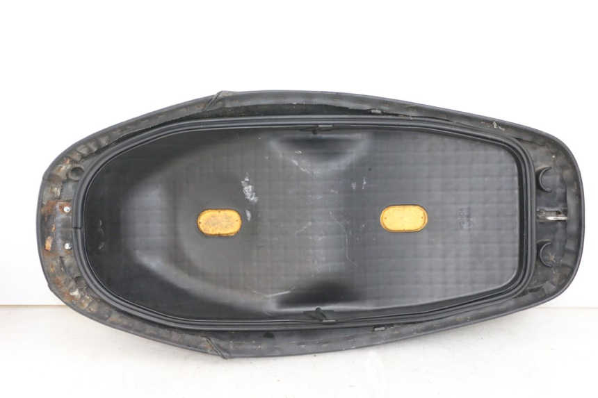 photo de SELLE HONDA NHX LEAD 110 (2008 - 2010) - Détails caractéristiques