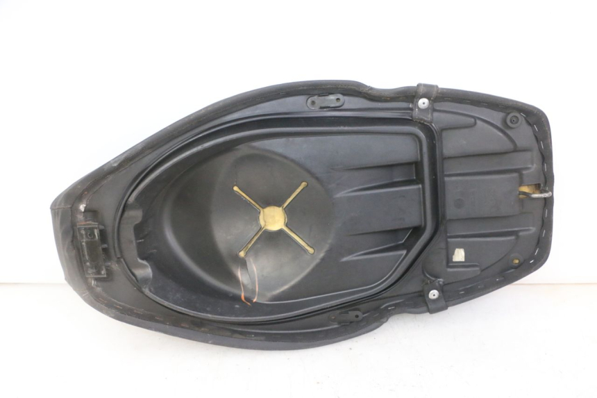 photo de SELLE PIAGGIO NRG POWER PUREJET 50 (2018 - 2021) - Détails caractéristiques