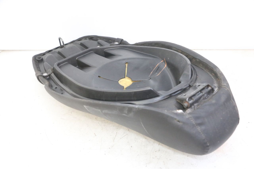 photo de SELLE PIAGGIO NRG POWER PUREJET 50 (2018 - 2021) - Zoom état d’usage